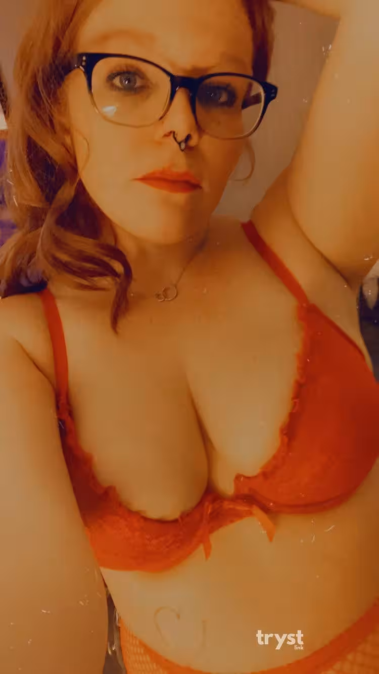 Escort Ginger Tonic in Akron, OH