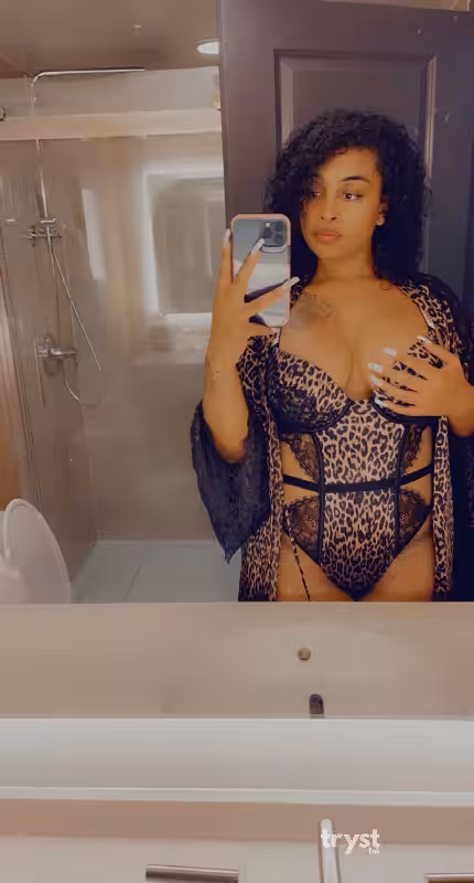 Escort/Massage Raji in Alexandria, VA