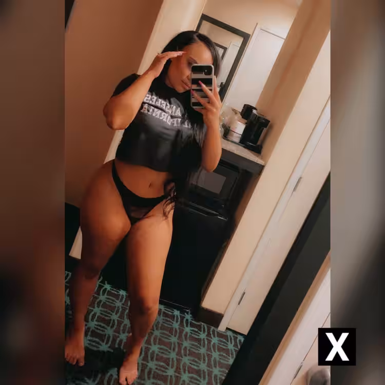 Escort Naomi Banx in Baltimore, MD