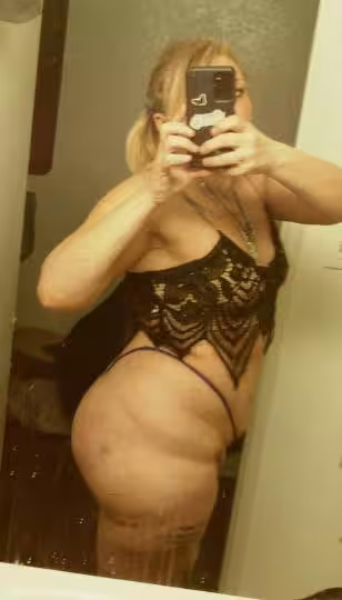 Escort KitKat in Bloomington, IL