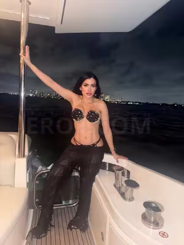 Escort/Massage Dubai Andrea in Bloomington, MN