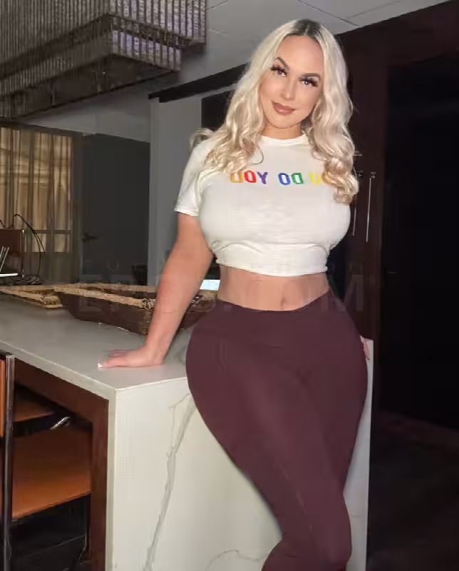 Escort Nickii Noir in Bloomington, MN