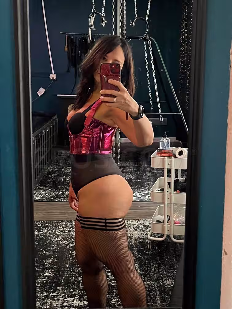 S&M Reyna in Brooklyn, NY