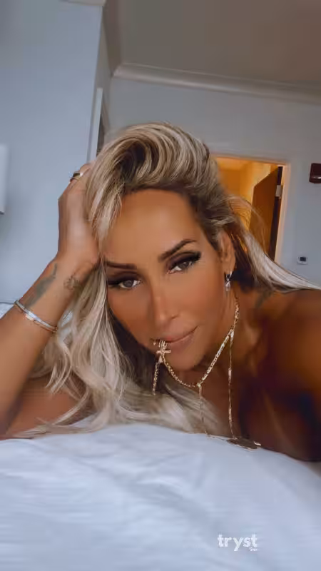 Escort Hanna Bella in Charlotte, NC