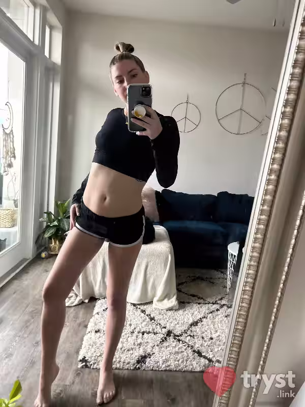 Escort/S&M Essie in Charlotte, NC