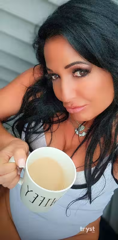 Escort Maya in Cherry Hill, NJ