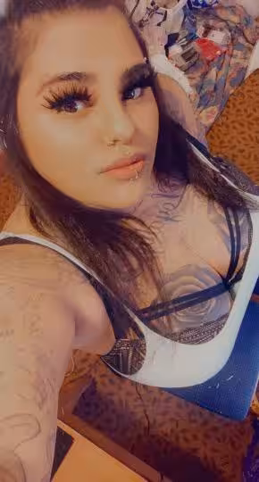 Escort Amira in Chicago, IL