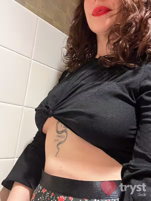 Escort Eliza Claire in Chicago, IL