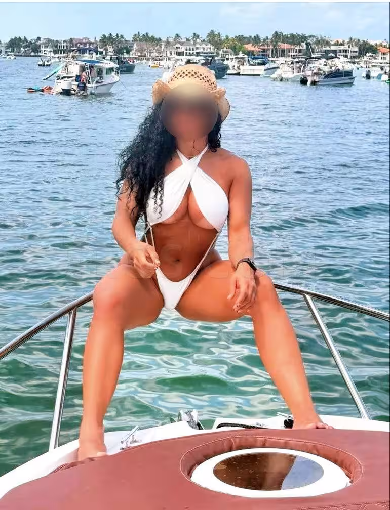 Escort Malu in Chicago, IL