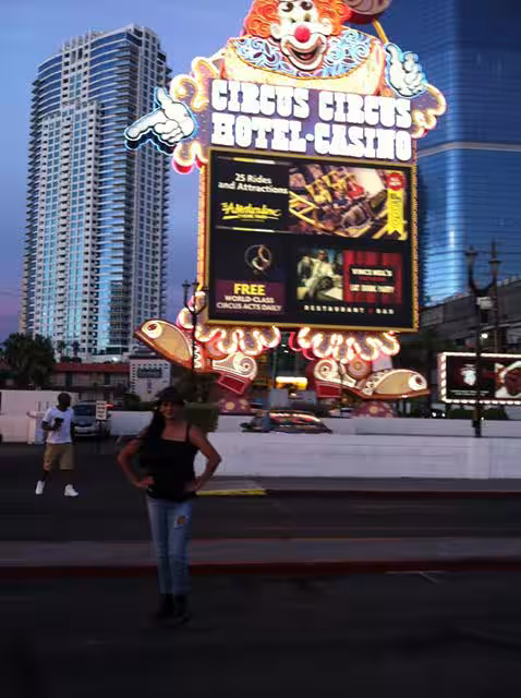 Escort/Massage Colombia in Chicago, IL