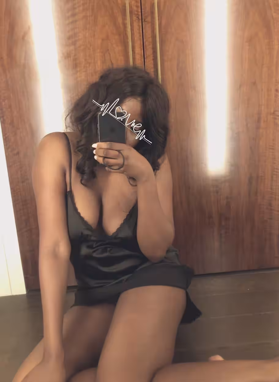 Escort/Massage Kavita Flowers in Chicago, IL