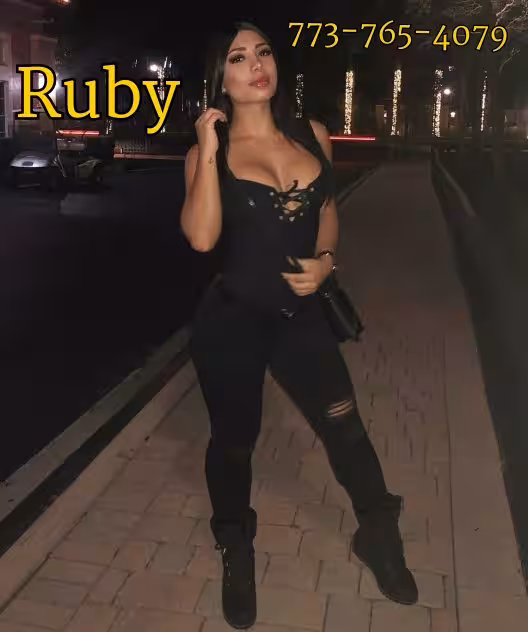 Escort/Massage Victoria / Ruby in Chicago, IL