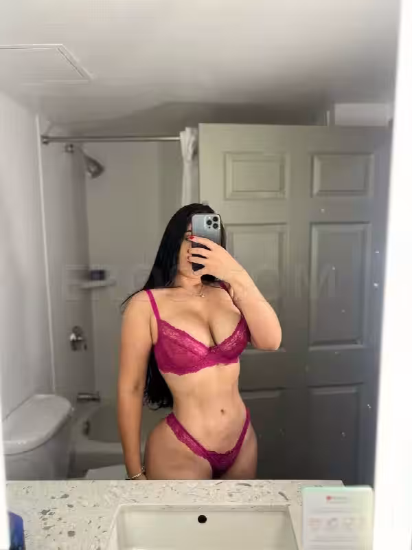 Escort Micaela in Chicago, IL