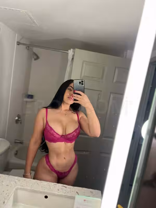 Escort Micaela in Chicago, IL