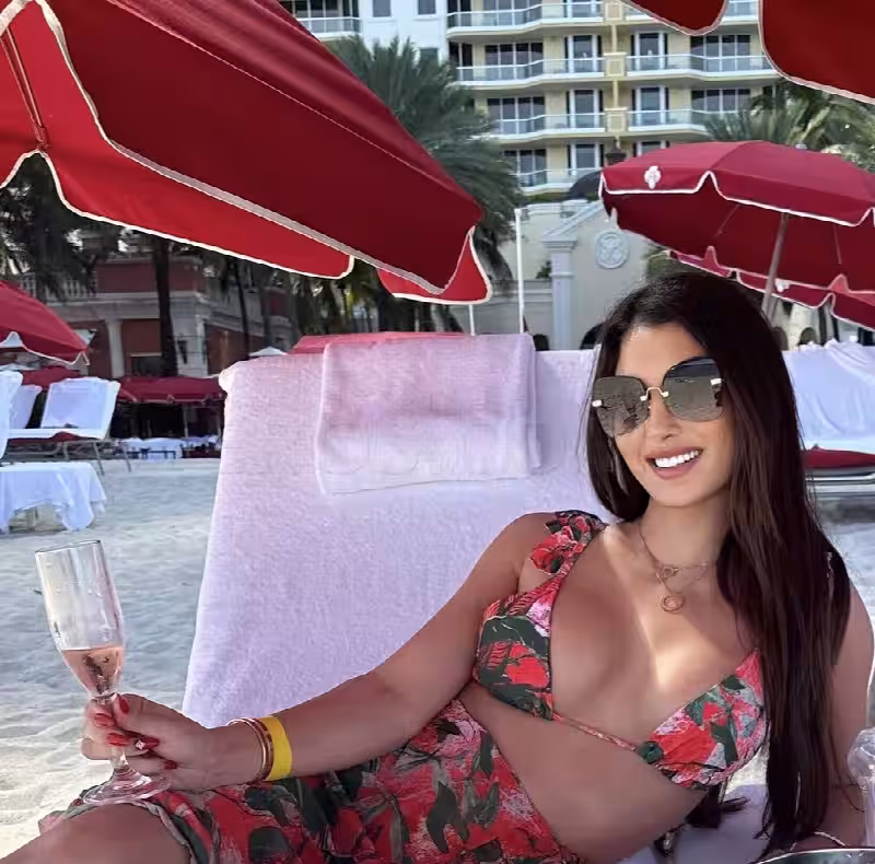 Escort Riana in Chicago, IL
