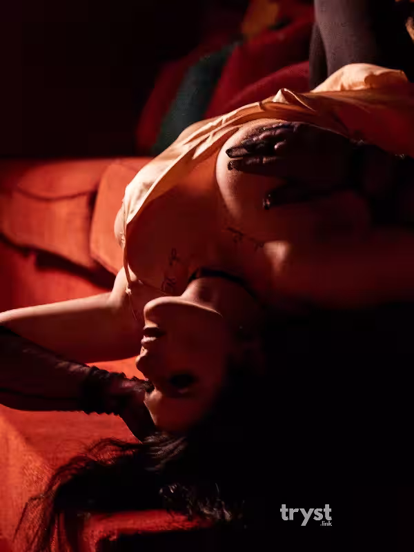 Escort/S&M Krista Garland / Krista Bowie in Chicago, IL