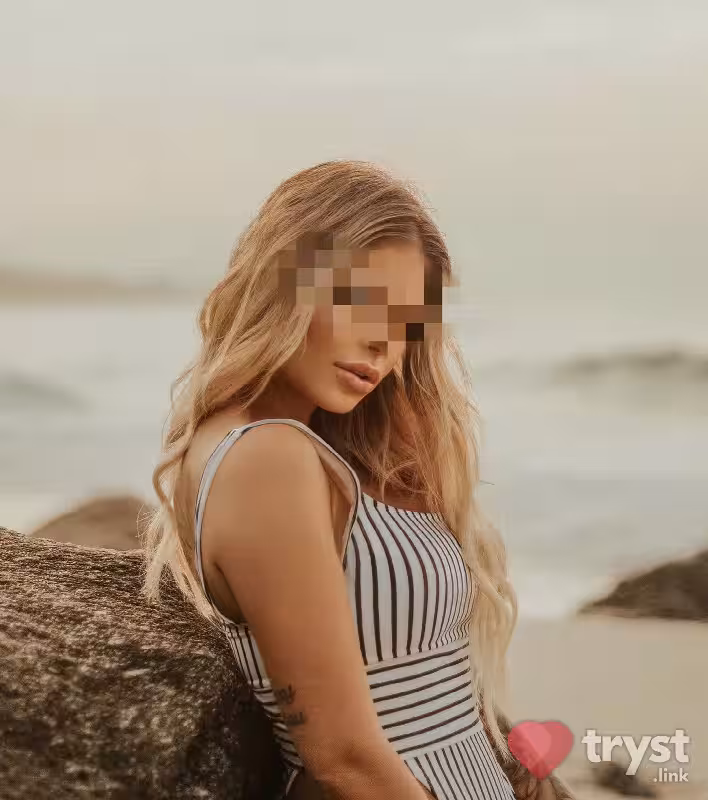 Escort Zoe Lee in Chicago, IL