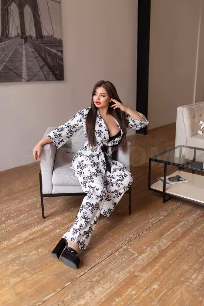 Escort Emilie in Cleveland, OH