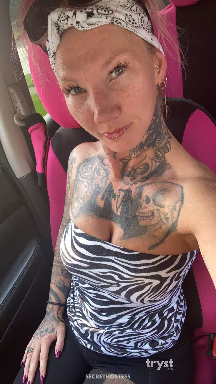 Escort Pinky Bell in Cleveland, OH