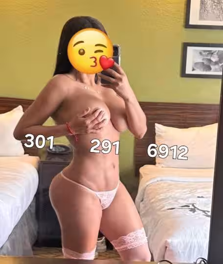 Escort Daniela in College Park, MD