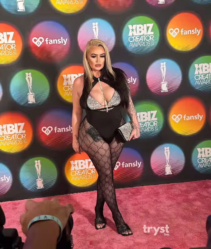 Escort/Massage Kendra Kox / Amber in Columbus, OH