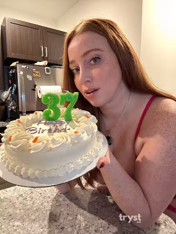 Escort Sloan Hunter in Detroit, MI