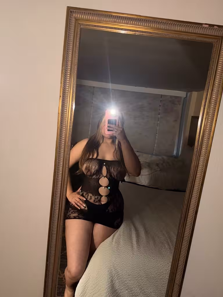 None Sara in Elgin, IL