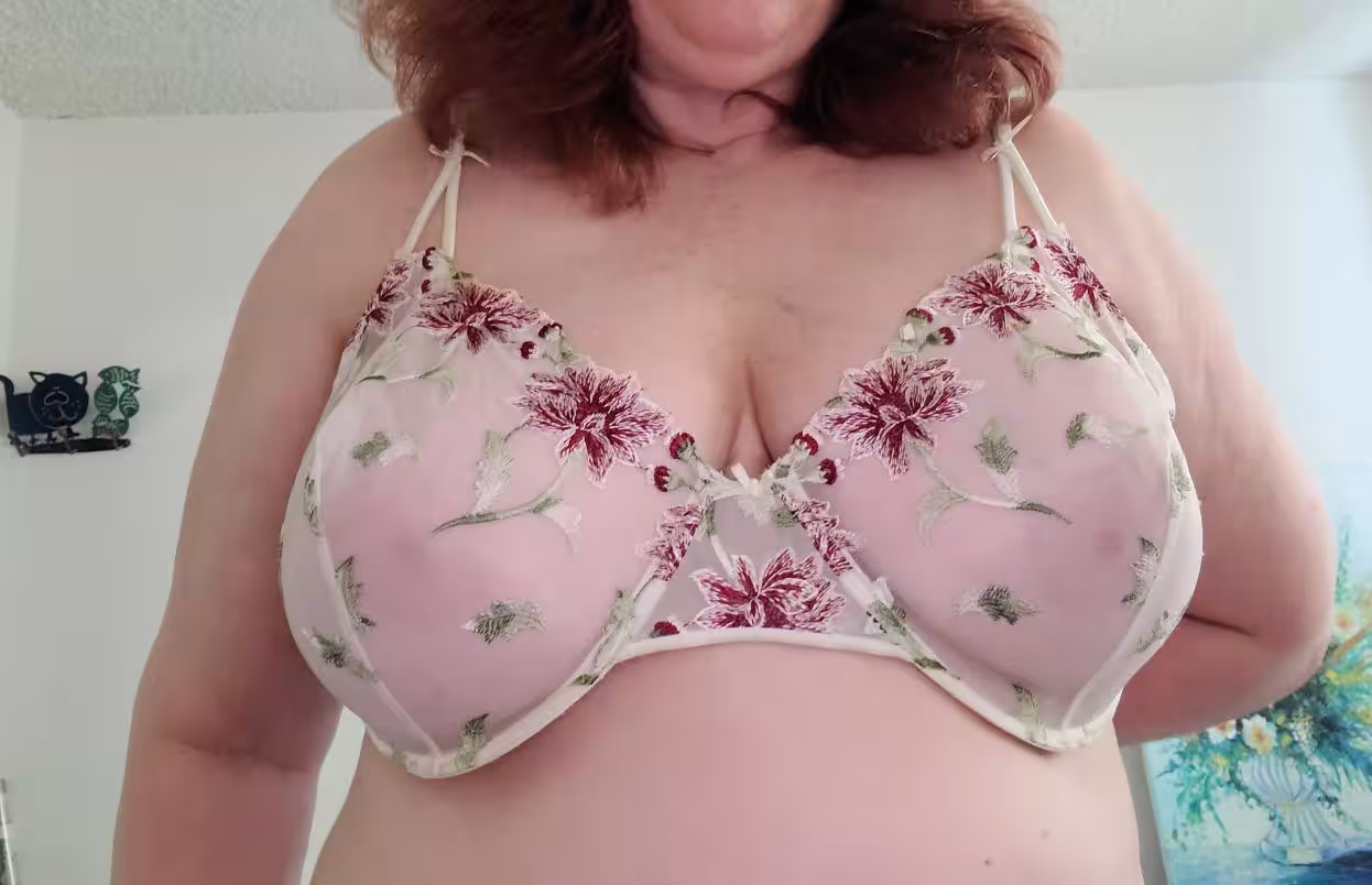 Escort/Massage Kellie / Kelly in Encino, CA