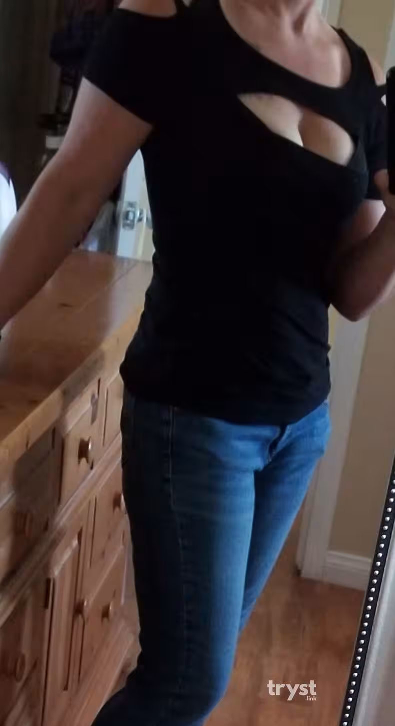 Massage/S&M Niki in Escondido, CA