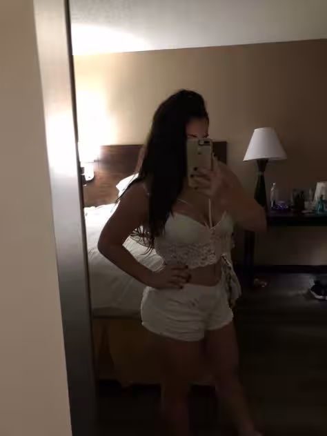 Escort Paola in Evanston, IL