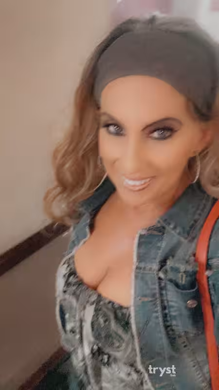 Escort Lacie in Fargo, ND
