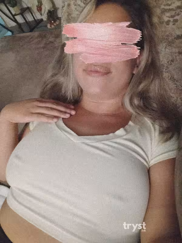 Escort Mia Rosepetals in Fayetteville, AR