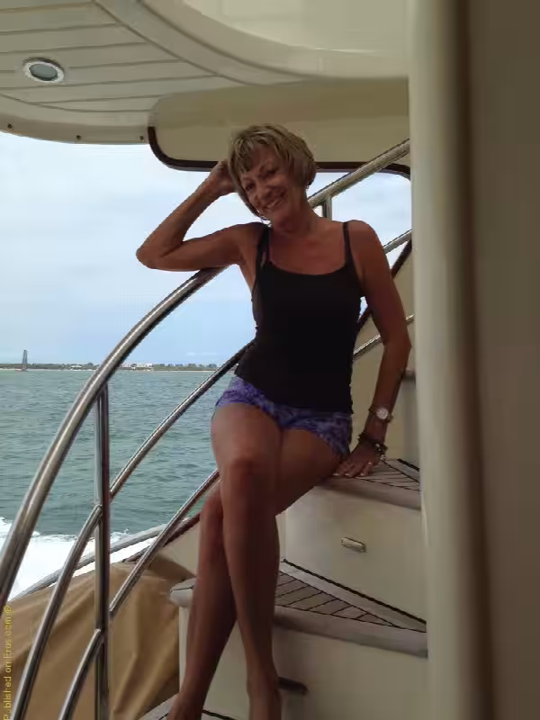 companion Andee Hart in Fort Lauderdale, FL