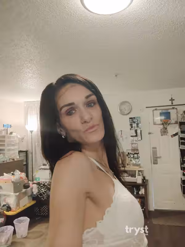 Escort Crystal / Ceecee in Greensboro, NC