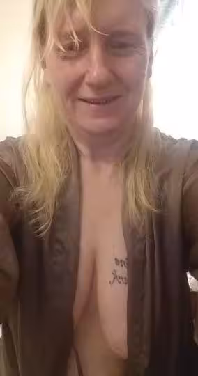 Escort Blue Eyes in Hagerstown, MD