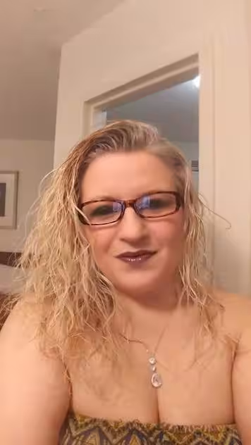 Escort Kelly in Harrisburg, PA