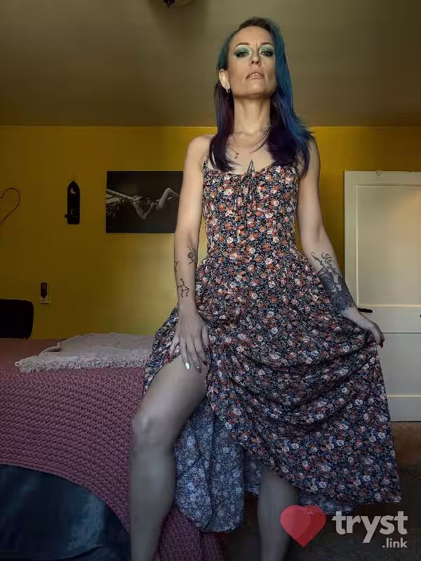 Escort/Massage/S&M Mistress of Mindfuck in Harrisburg, PA