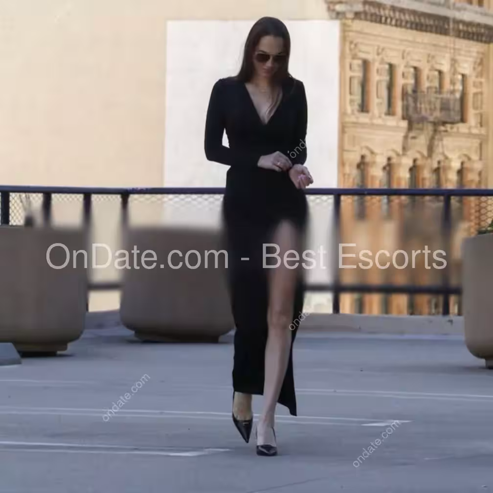 Escort AngelikaSins in Hartford, CT