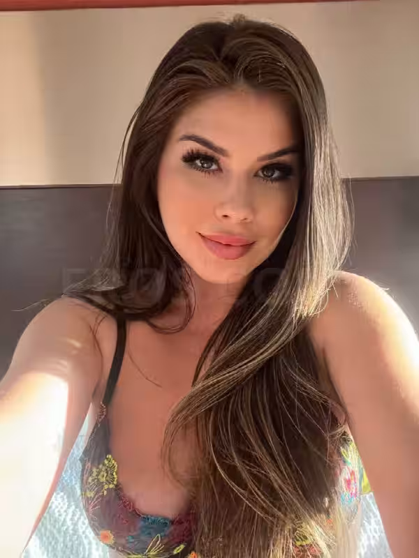 Escort Fiorella in Hartford, CT
