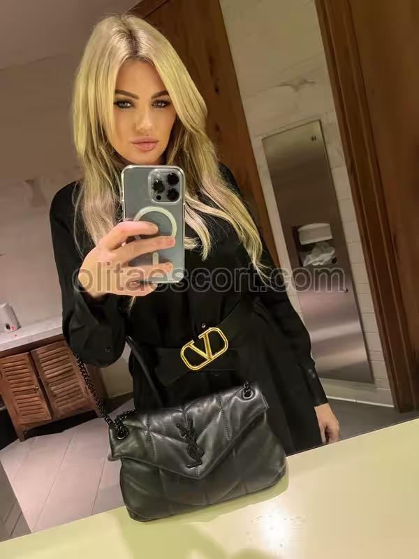 Escort Nika in Hartford, CT