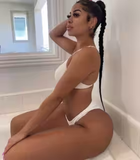 Massage Vicky in Hollywood, FL