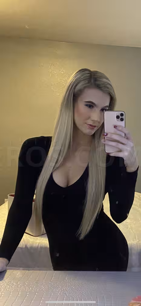 Escort Mallory Milan in Houston, TX