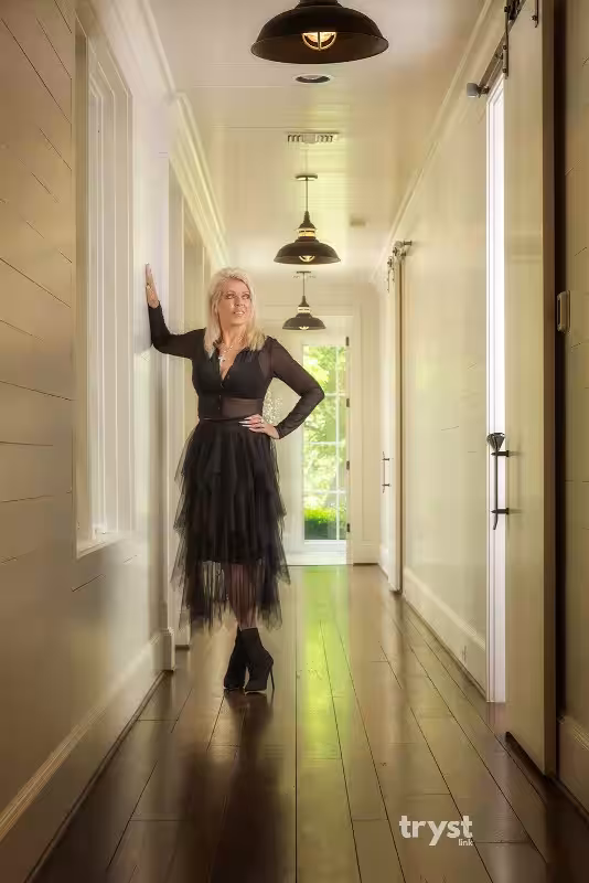 Escort/Massage Britt Essex in Houston, TX