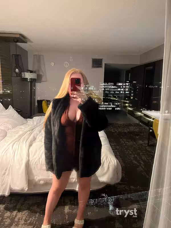 Escort Scarlett Harlow in Indianapolis, IN