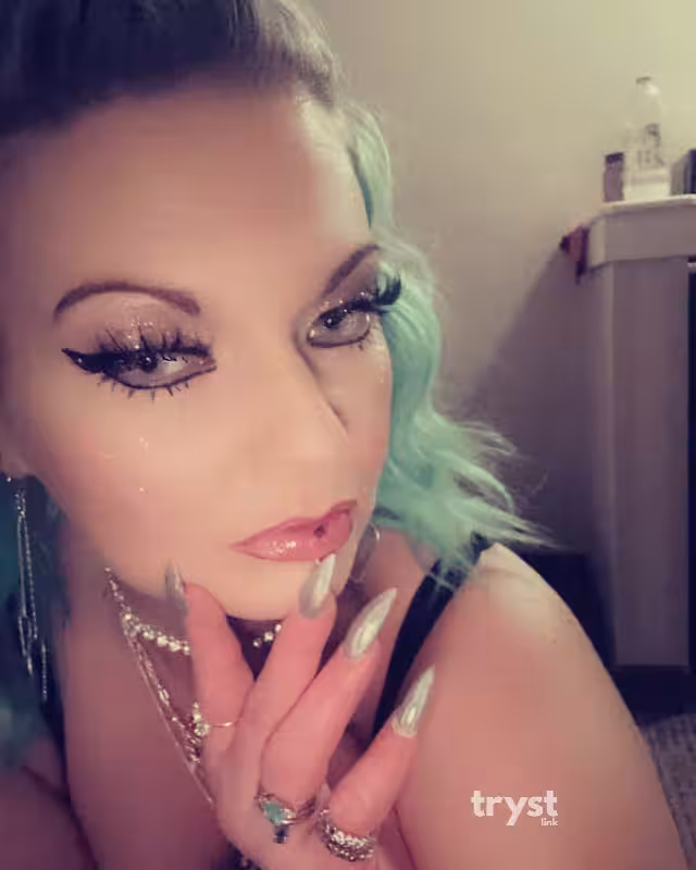 Escort Allie in Johnson City, TN