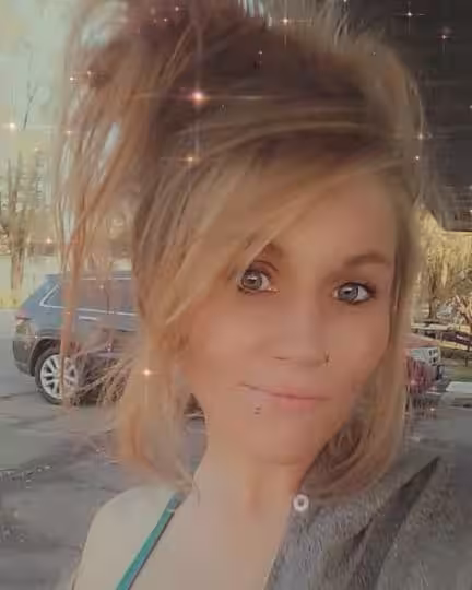 Escort Red Velvet in Joliet, IL