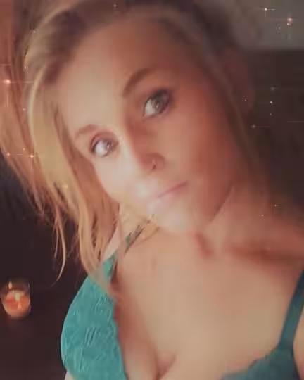 Escort Red Velvet in Joliet, IL