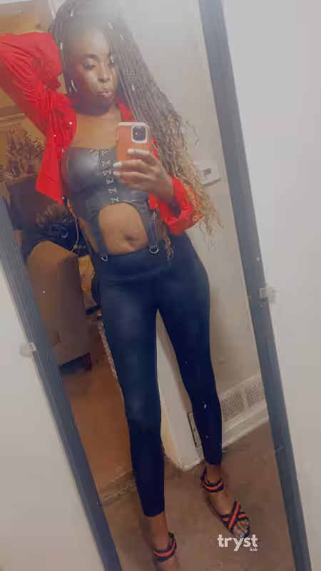 Escort Naey in Kansas City, MO