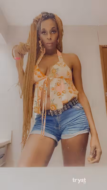 Escort Naey in Kansas City, MO