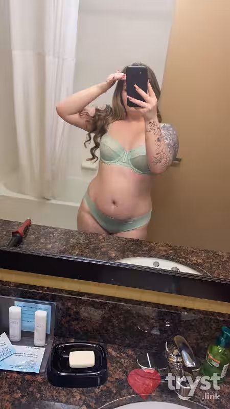 Escort Samantha / Violet in Lakewood, OH
